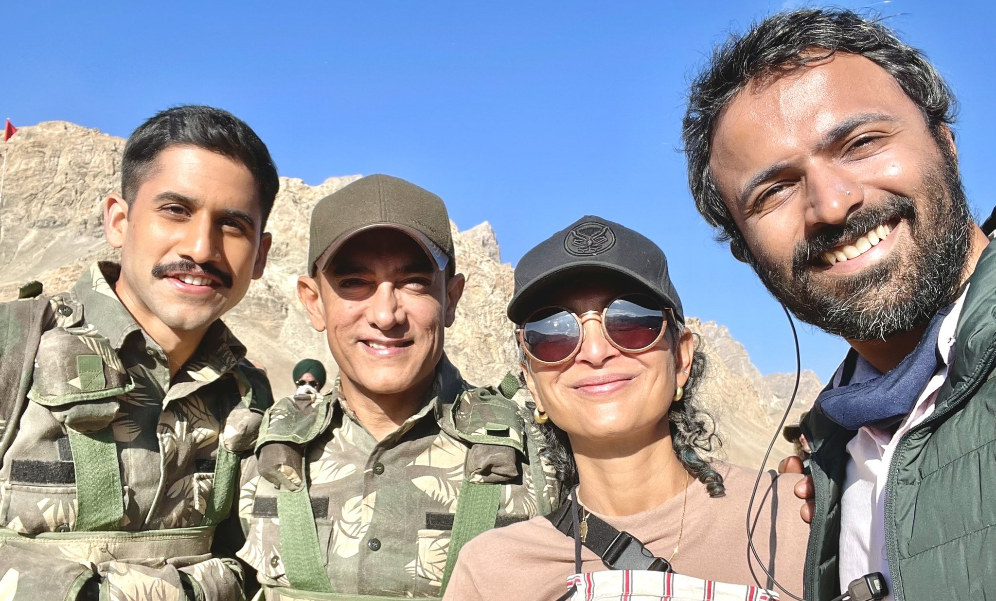 Naga Chaitanya with Aaamir Khan, Kiran Rao, and Laal Singh Chaddha director Advait Chandan