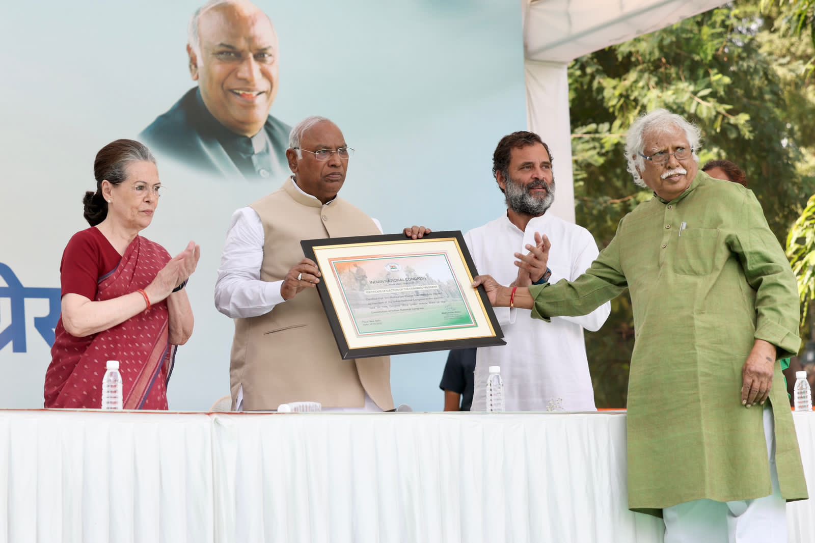 Mallikarjun Kharge takes charge as president of AICC (Twitter/INCIndia)
