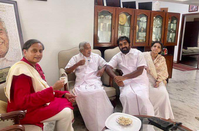 Congress leader Tharoor and Oommen Chandy