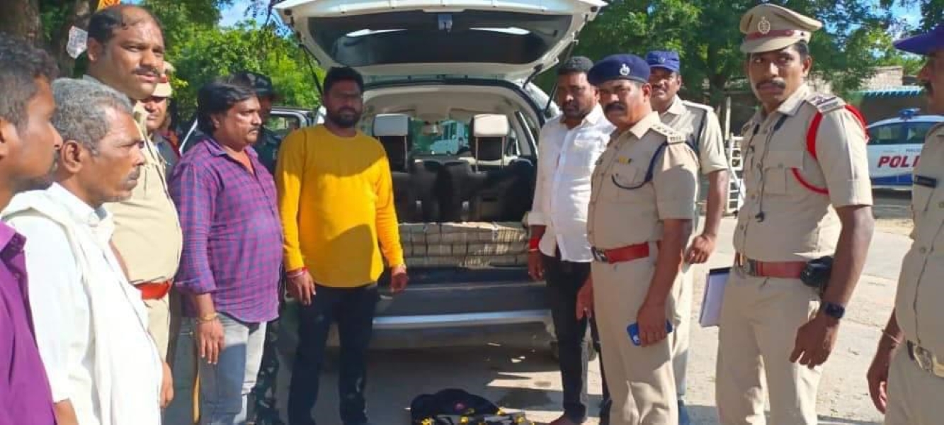 ₹1 crore cash seized Munugode.