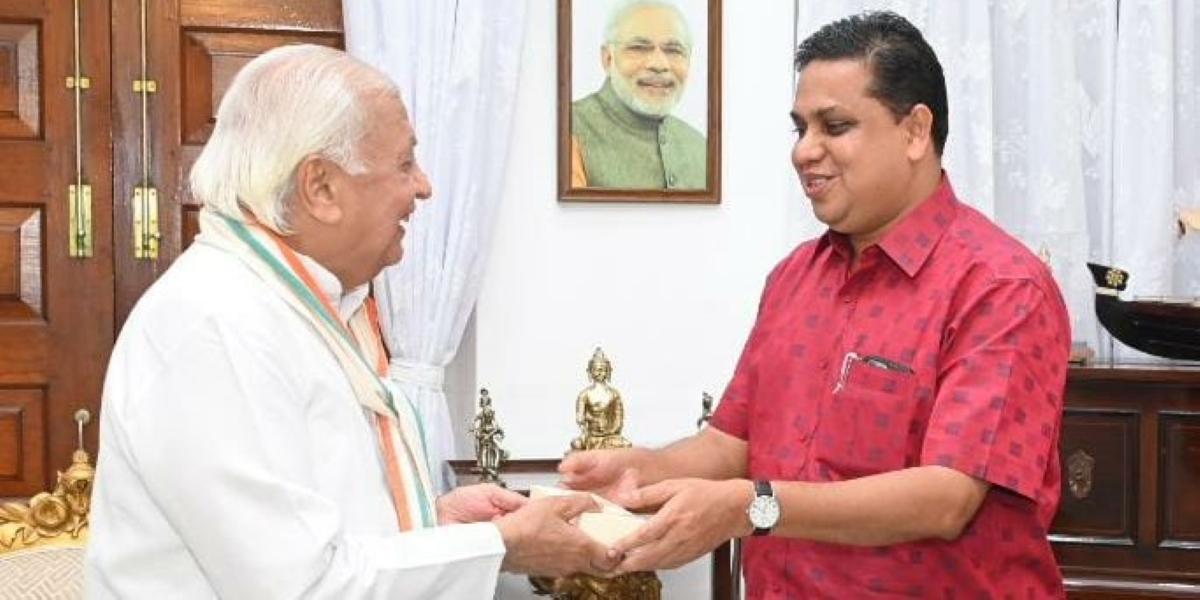 Arif Mohammed Khan with AN Shamseer, Speaker of Kerala Legistative Assembly. (KeralaGovernor/Twitter)