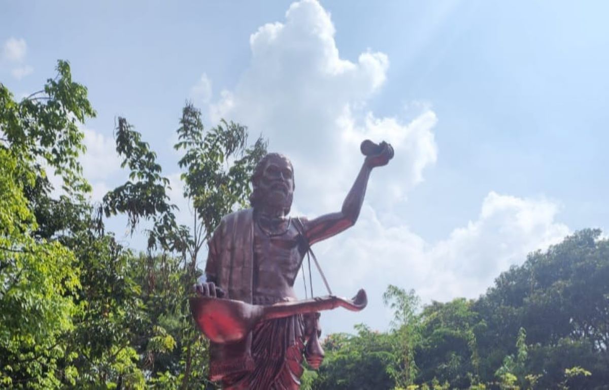 Kanakadasa statue at the Legislators' Home premises in Bengaluru