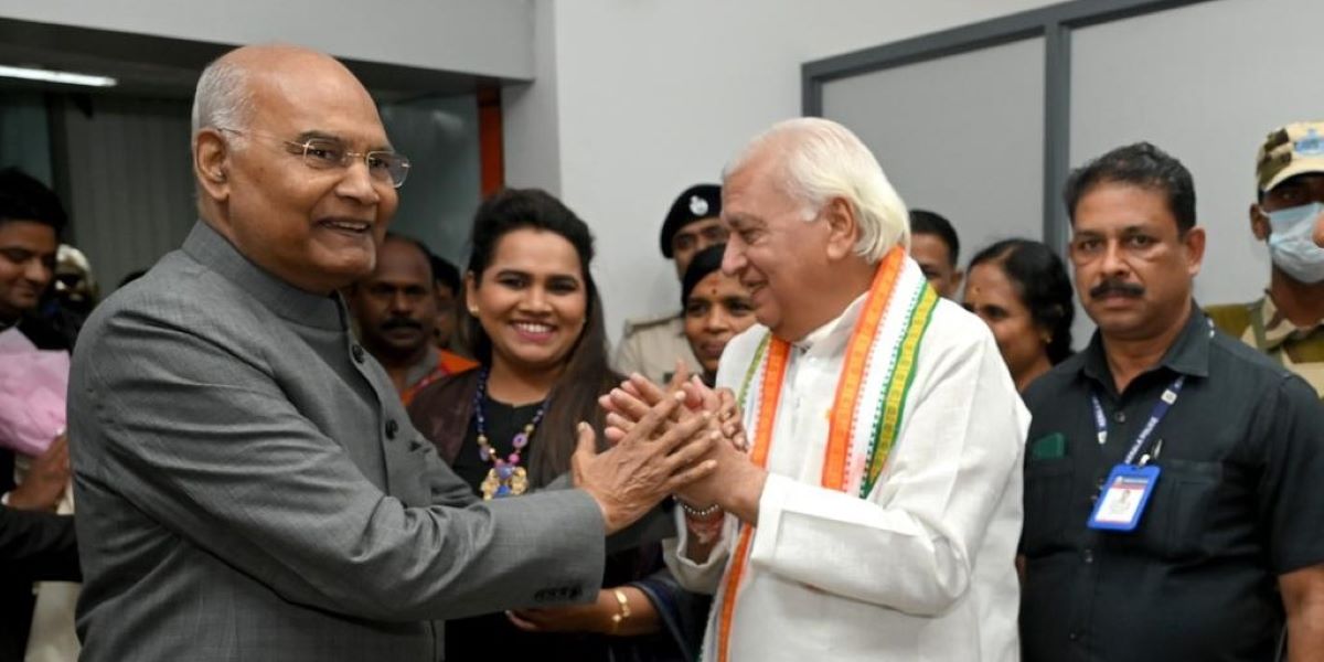 Kerala Governor Arif Mohammad Khan with Ramnath Kovind. (KeralaGovernor/Twitter)