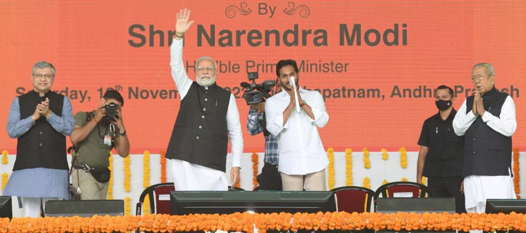 Prime Minister Narendra Modi and Andhra Pradesh Chief Minister YS Jagan Mohan Reddy in Visakhapatnam on Saturday, 12 November. Union Minister for Railways Ashwini Vaishnaw (Left) and state Governor Bishwa Bhusan Harichandan are also seen (Supplied).