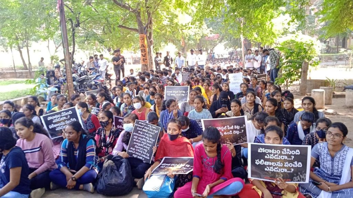 The protesting students of Nizam College at Basheerbagh in Hyderabad (Supplied).