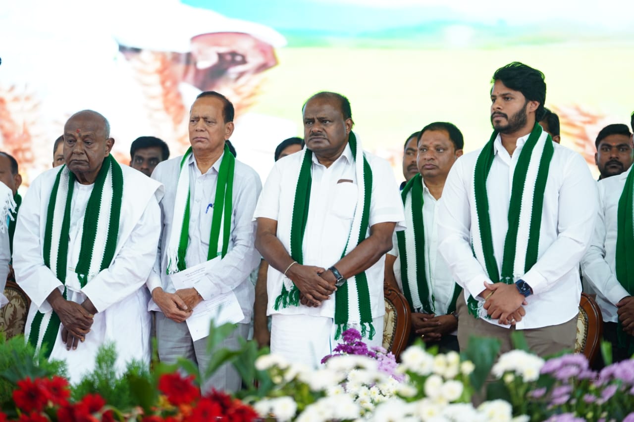 JD(S) Pancharatna Rathayatre in Mulubagal, Kolar