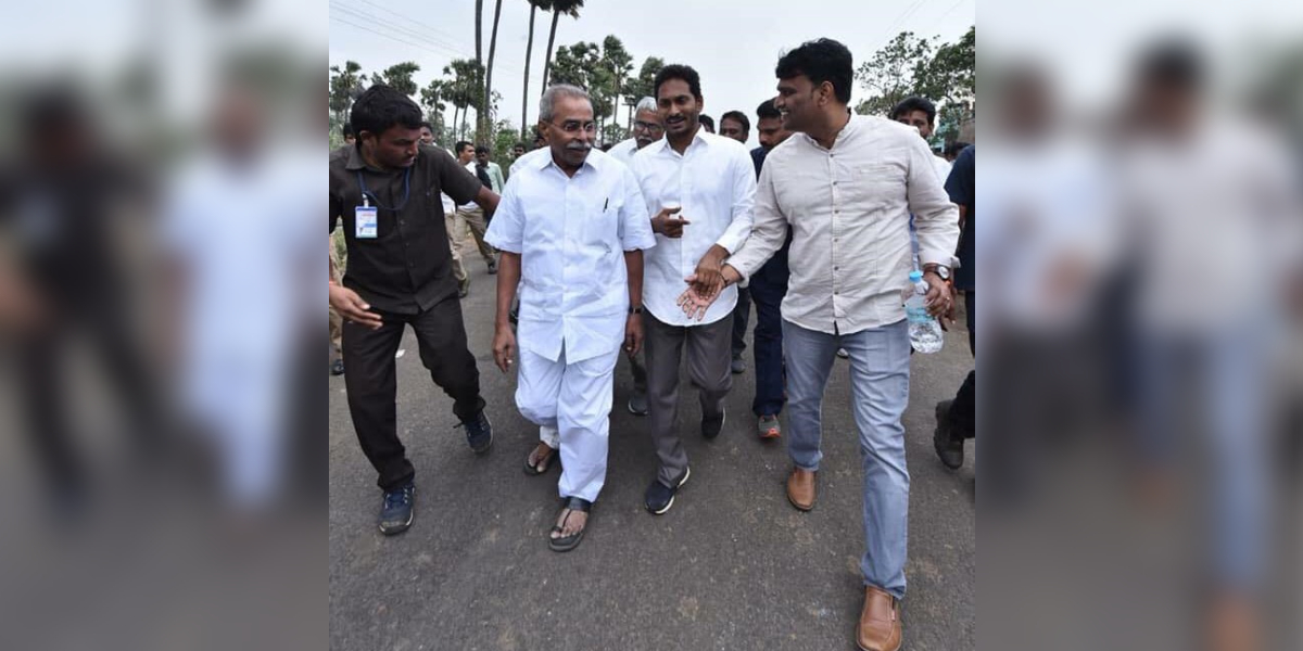 YS Vivekananda Reddy with YS Jagan Mohan Reddy