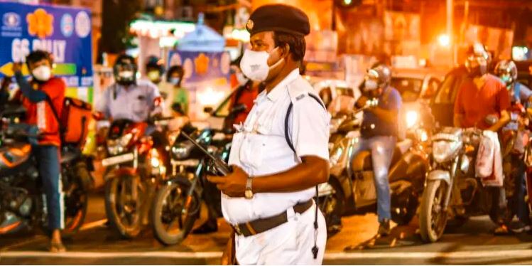 A cop on duty (Creative Commons)