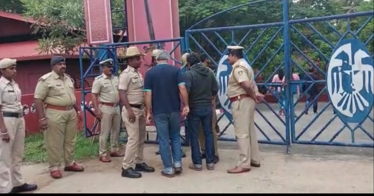 Sale of book on Tipu halted, Addanda Cariappa takes to the stage, plans shows all over Karnataka