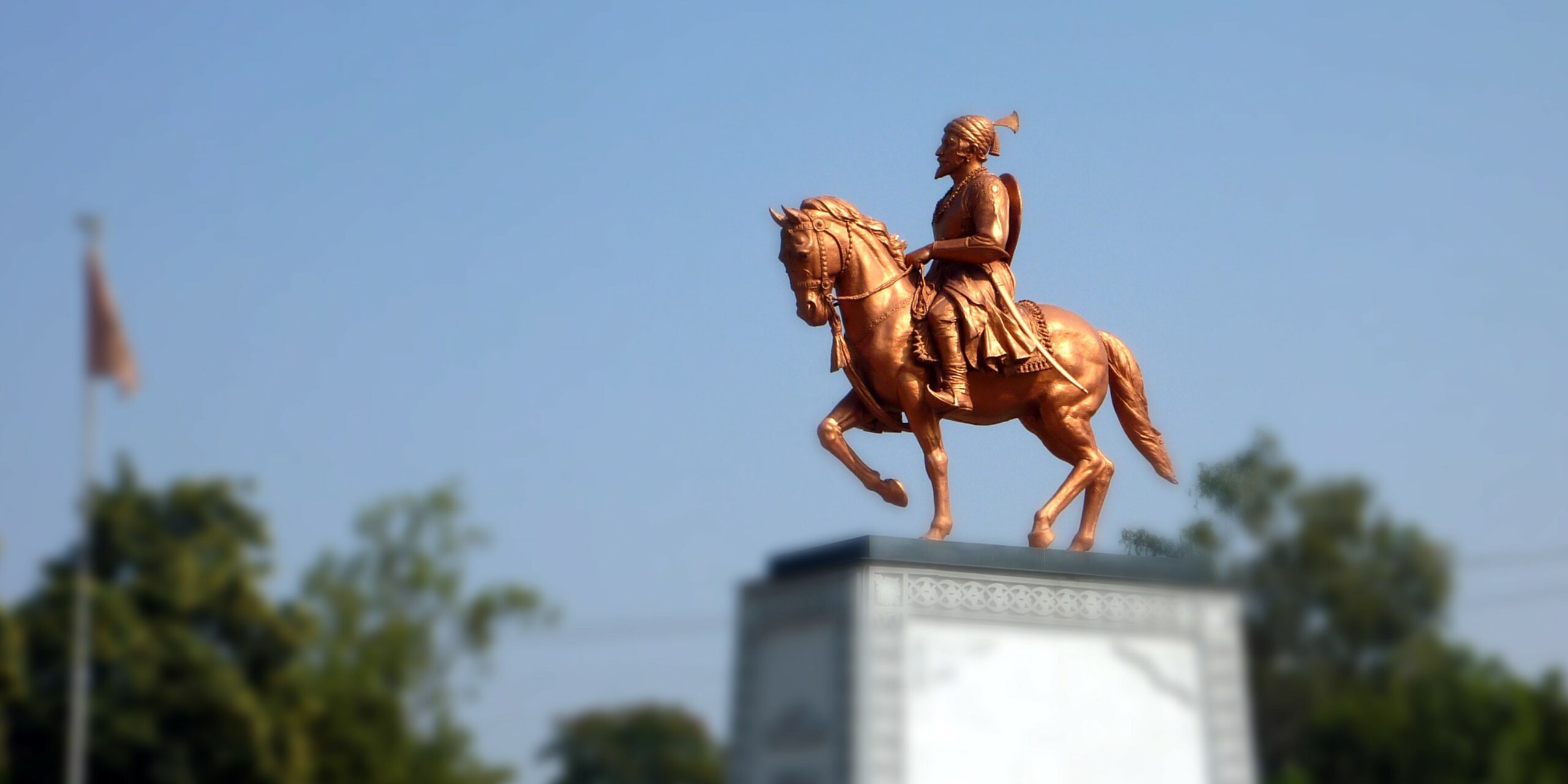 A Shivaji statue. (Wikimedia Commons)