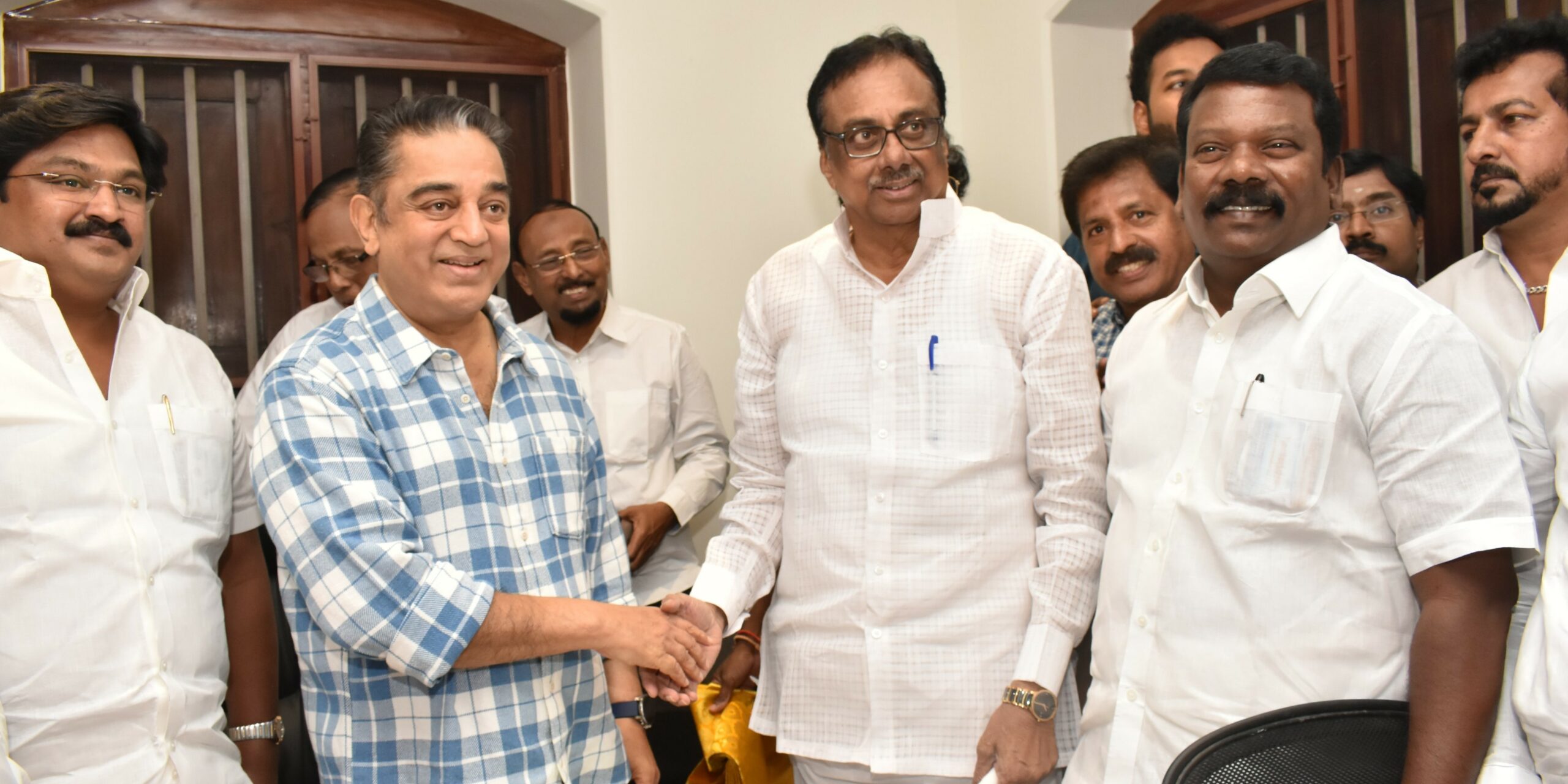 Kamal Haasan supports Elangovan