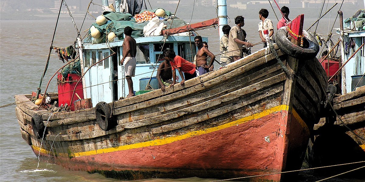 Liberian vessel rams tamil nadu vessel