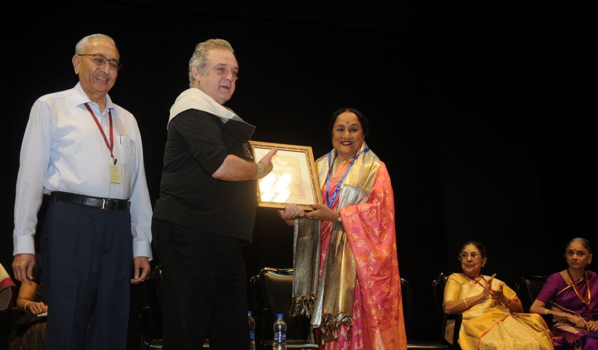 Lakshmi Viswanathan receives the Music Academy's Nritya Kalanidhi in 2018 from Mark W Morris, artistic director and dancer, New York. N Murali (left), president of the Music Academy, and Sujatha Vijayaraghavan (second from right) and Kala Ramesh Rao (right), then committee members of Music Academy, can also be seen