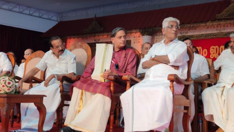 Congress MP Shashi Tharoor at the 146th Mannam Jayanthi celebration at the NSS headquarters at Perunna in Changanassery on 2 January. NSS general secretary G Sukumaran Nair (Right) is also seen. (Supplied)