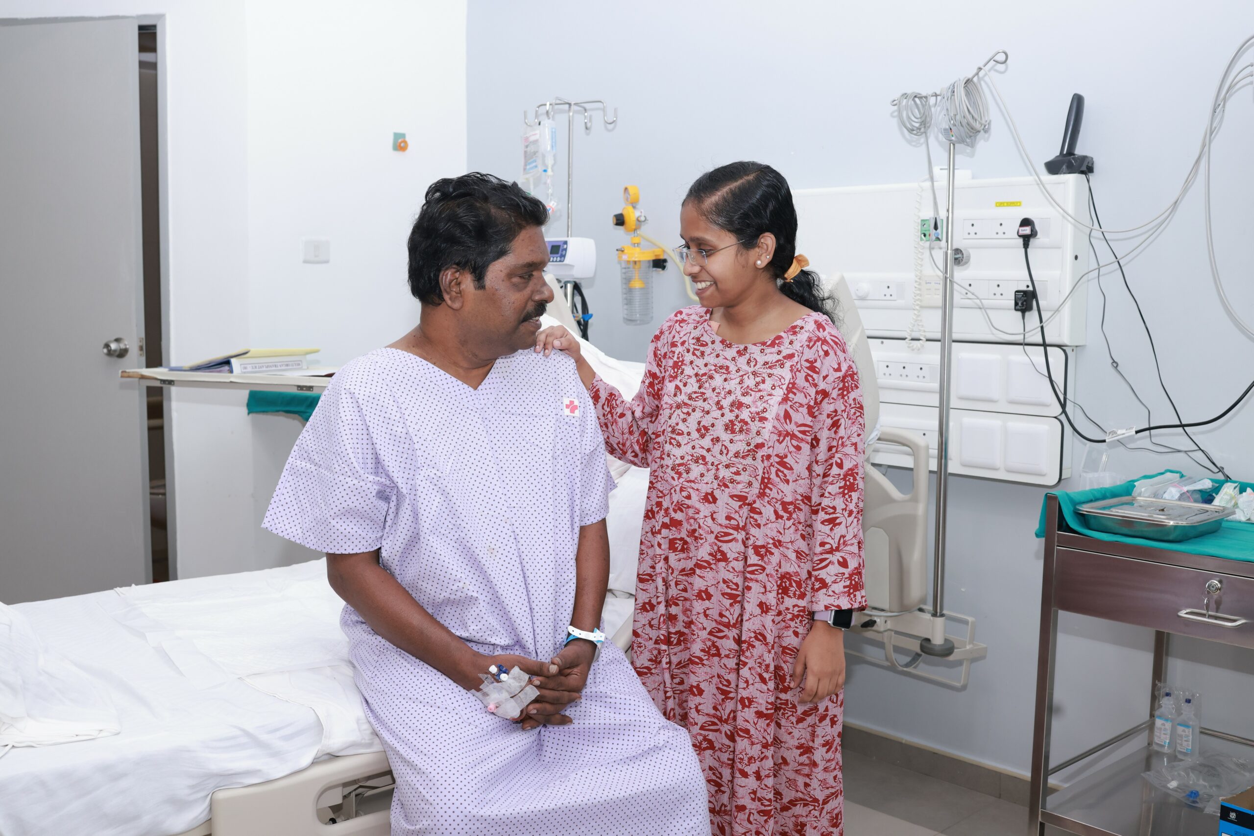 17-year-old minor girl Devananda from Kerala's Thrissur fought all legal hurdles to donate a portion of her liver to save her ailing father. (Supplied)