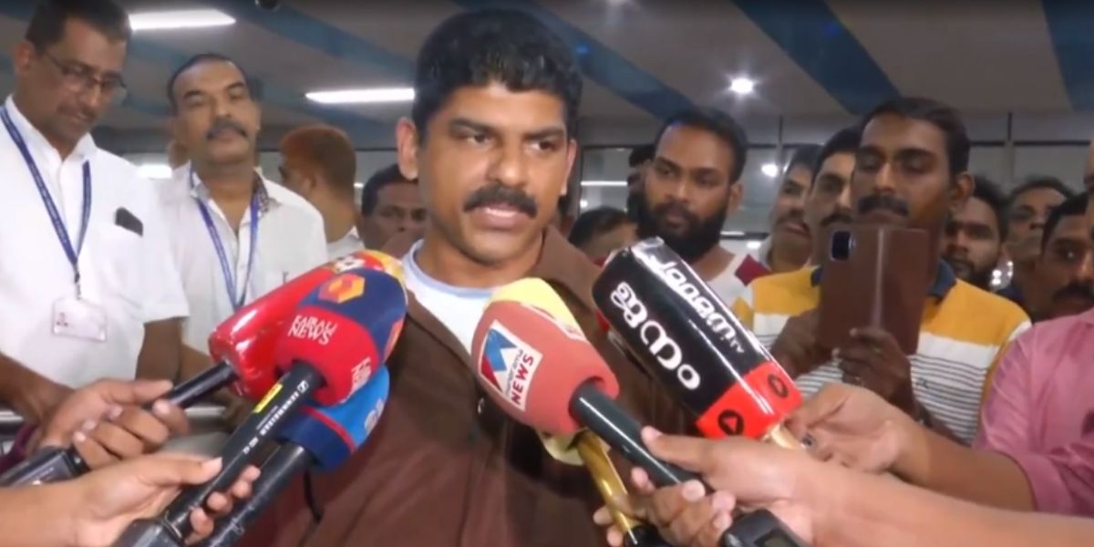 Biju Kurian speaking to reporters at Kozhikode airport after returning from Israel. (Screengrab)