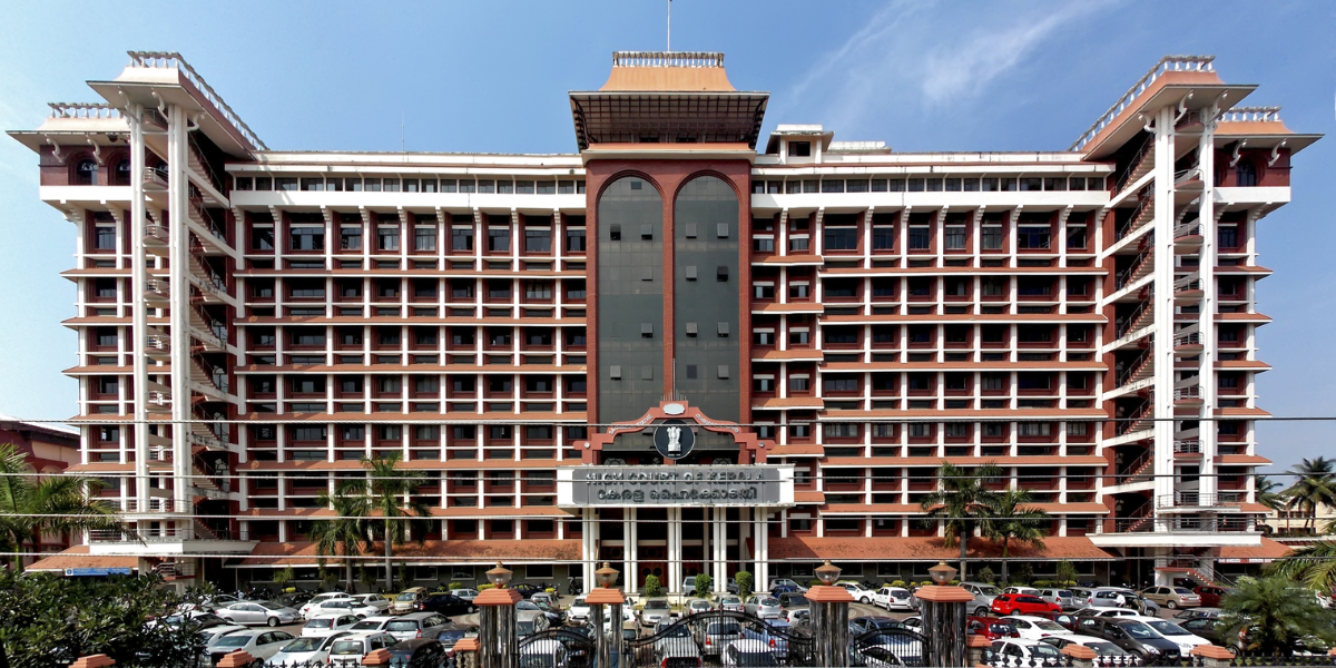The Kerala HC granted an interim stay on the NGT order imposing a fine of ₹100 crore on the Kochi Corporation. (Wikimedia Commons)