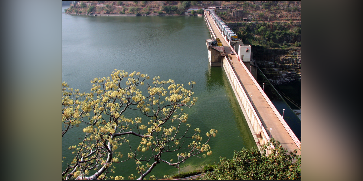 The PRLIS project envisaged lifting 90 TMC of flood water in 60 days during the flood season from the foreshores of Srisailam reservoir on Krishna river. (Wikimedia Commons)