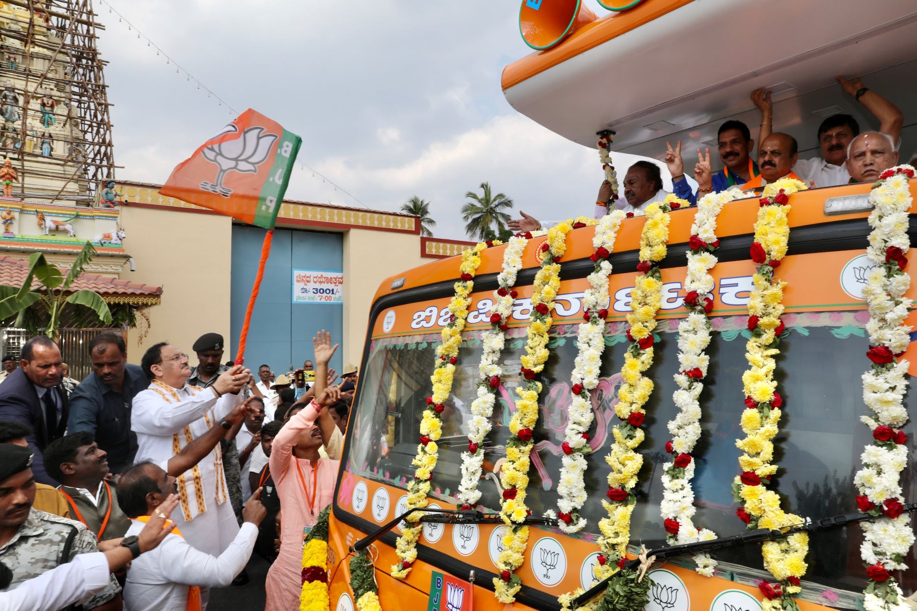 Karnataka show hits the road: Nadda launches Vijaya Sankalpa Ratha Yatre from Chamarajanagar