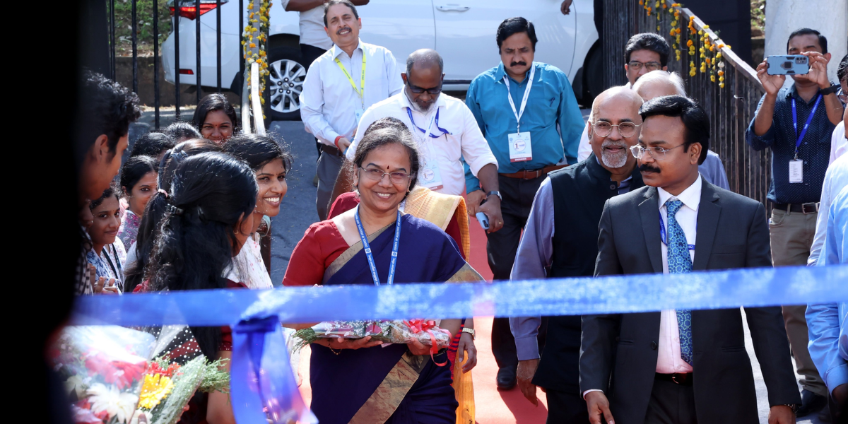 Dr Kalaiselvi, Director General - CSIR, Secretary - DSIR, inaugurate the 'One Week One Lab' initiative. (Twitter)