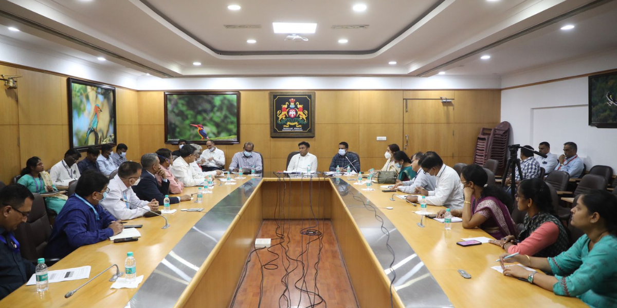 The Karnataka Health Minister held a high-level meeting along with experts from the Technical Advisory Committee. (Twitter)