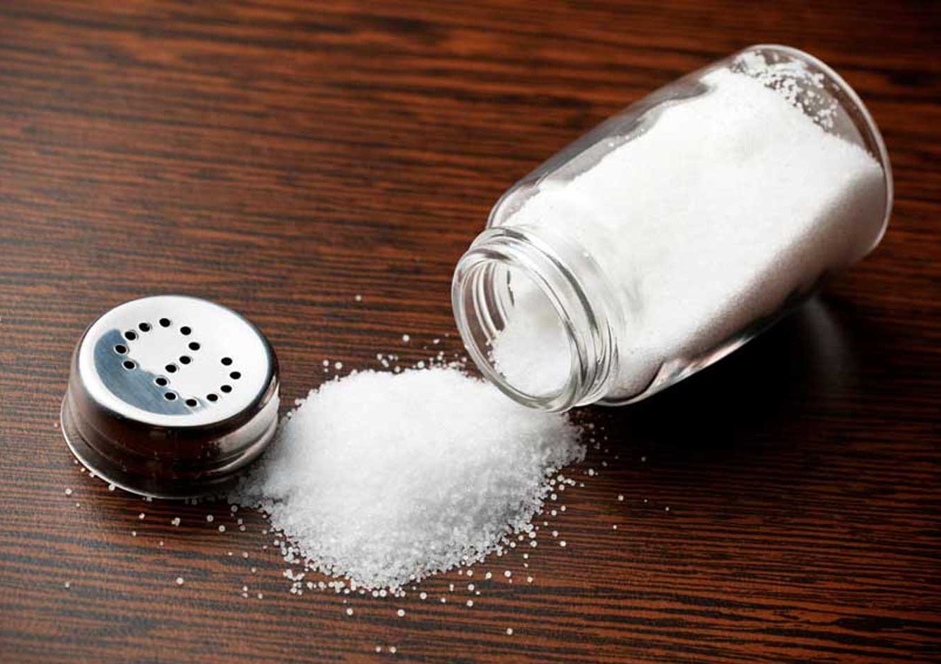 How much salt is too much? Is black salt, pink salt better than table salt? We find out! (Wikimedia Commons)