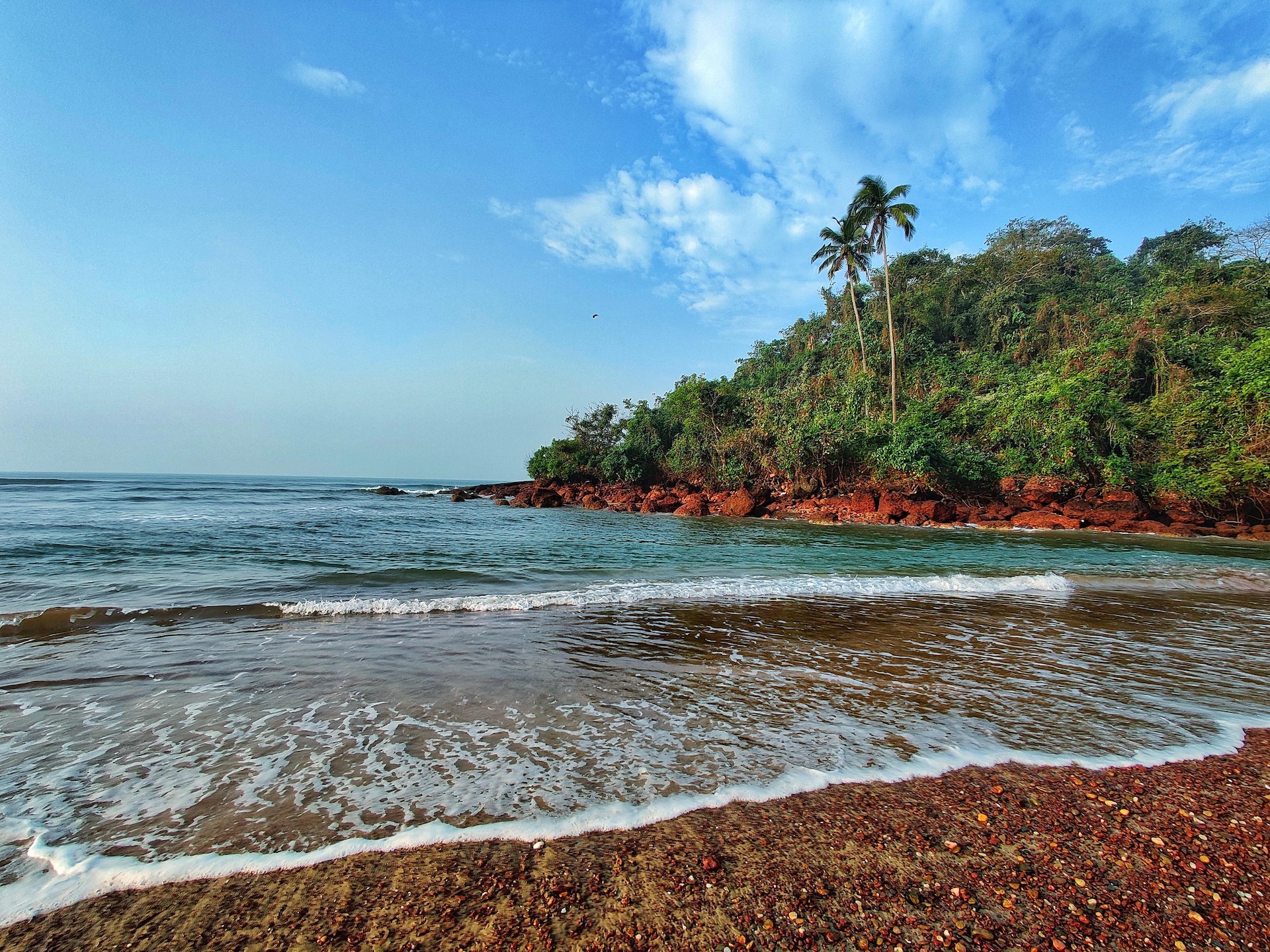 Nothing like escaping to one of Kerala's many gorgeous beaches to beat the heat. (Manas Nandurkar/Unsplash)
