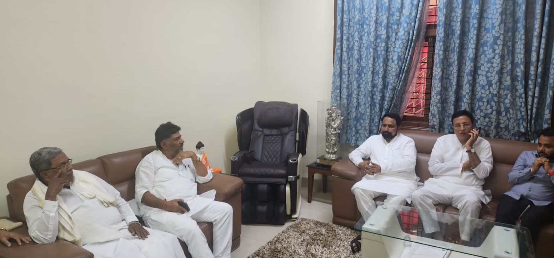 BJP rebel Lingayat leader Laxman Savadi to contest from Congress in Athani Assembly seat in the upcoming elections. (Supplied)