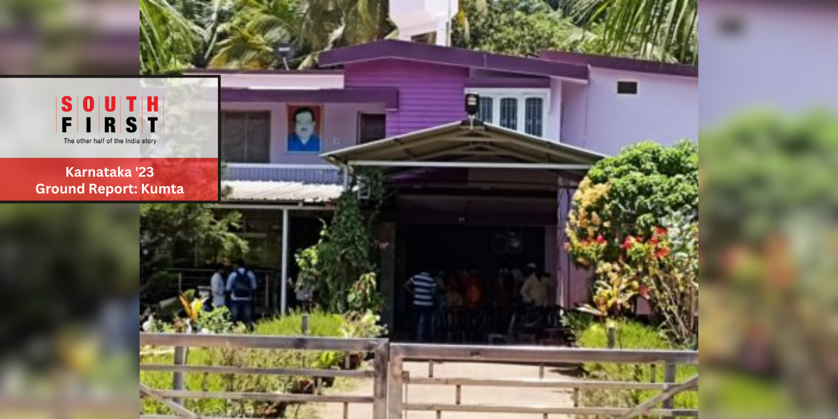 Rebel MLA Sharada Mohan Shetty's house, on Monday, was thronged by supporters after she withdrew her nomination. (Bellie Thomas/South First)