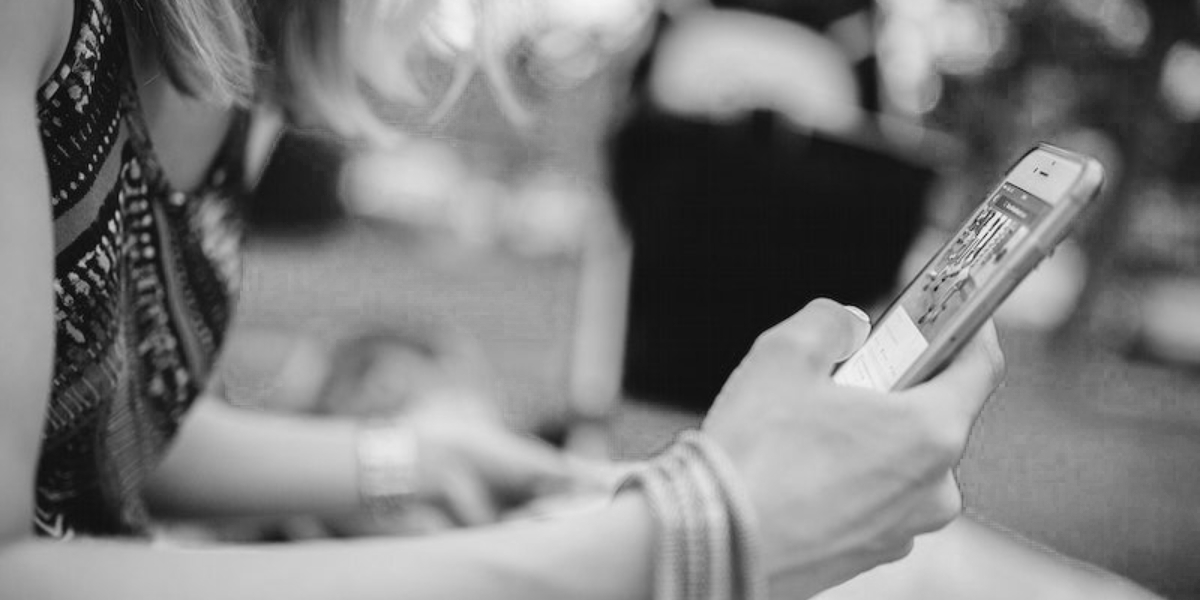 Parents tackle the challenge of limiting kids' phone time during summer break. (Creative Commons)