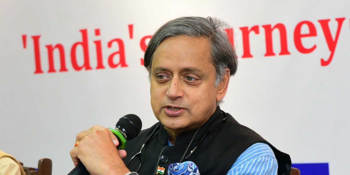 Shashi Tharoor wants Rahul Gandhi to be LoP