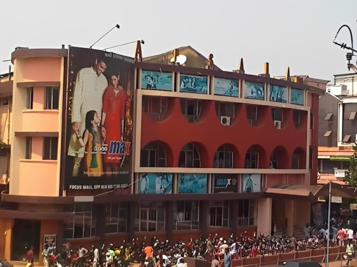 Apsara Theatre was one of the biggest theatre in Kerala