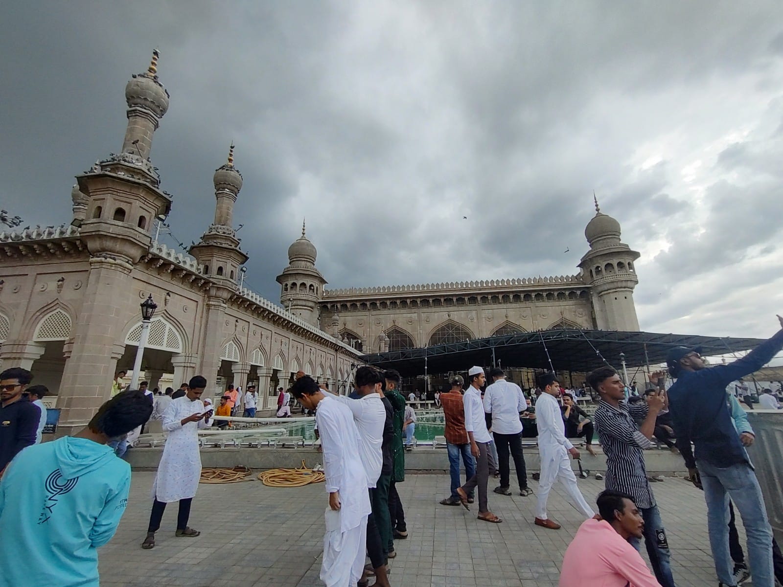 Barbeque, Mohabbat-ka-sharbat vibrancy in Hyderabad as South celebrates Bakrid zealously