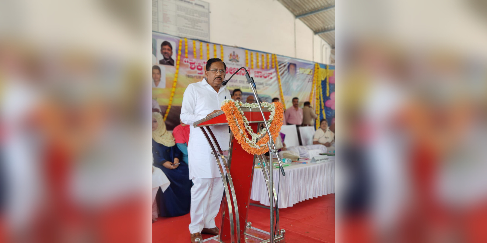 Home Minister G Parameshwara adressing the launch of Shakti scheme in Tumkur
