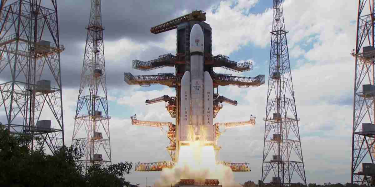 LMV Mk-3 lifting off from SDRC SHAR.