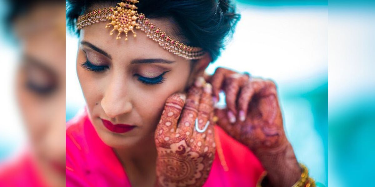 The V-shaped ring on the finger ring of a woman from the Bunt community is a dead giveaway of her marital status. (Nikhil Shastri)