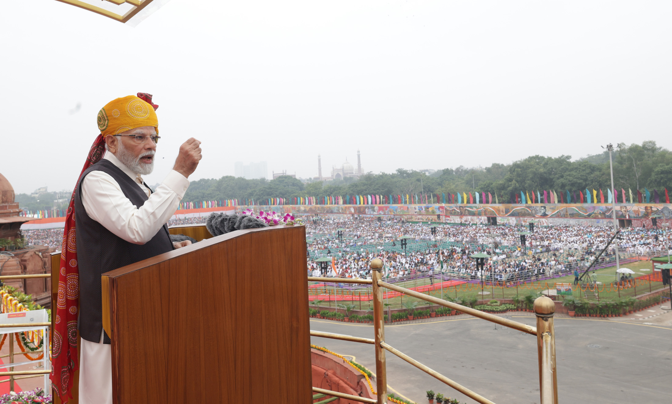 PM Narendra Modi addressing the nation on the occasion of 77th Independence Day from the ramparts of Red Fort, in New Delhi. (PIB)