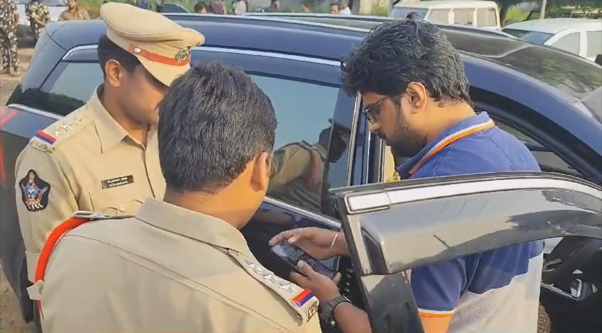 Can Indian police pressurise citizens to hand over their phones and check WhatsApp Legal experts weigh in