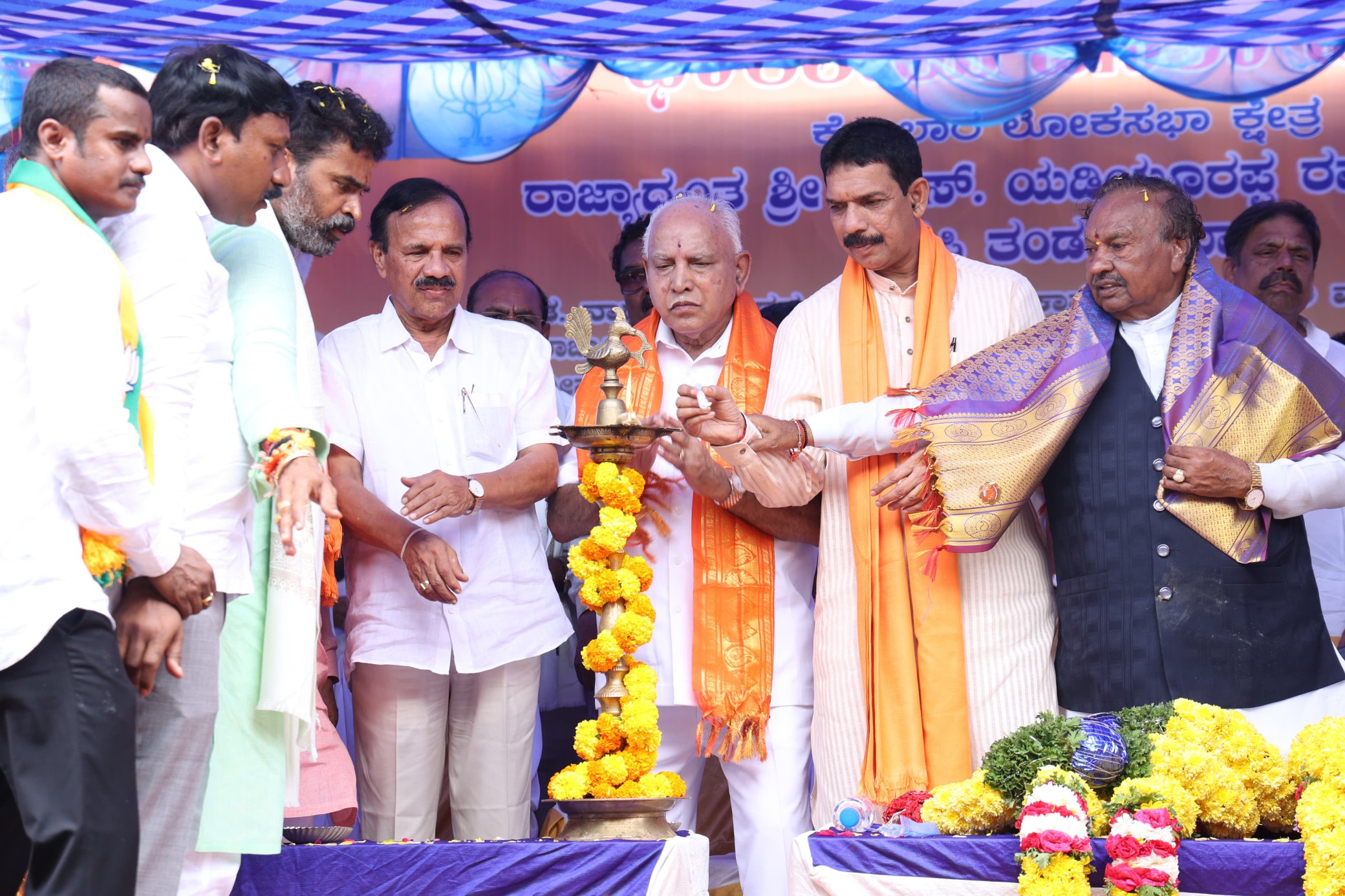 BJP Parliamentary Board member and former chief minister BS Yediyurappa launched the state tour Janandholana Yatra in Kolar on 17 September. (Supplied)