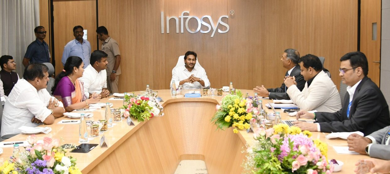 Jagan move to Visakhapatnam