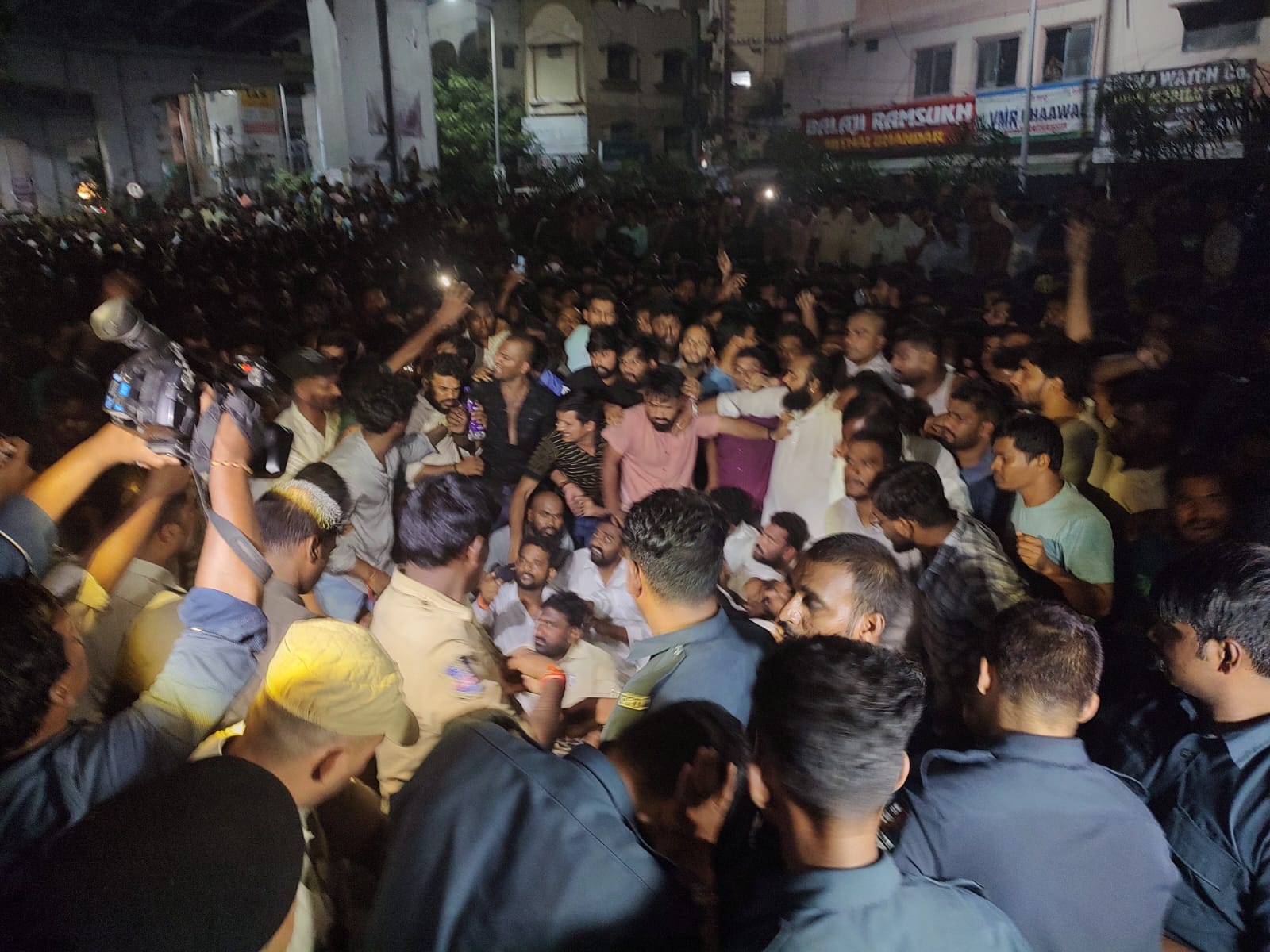 Opposition accuses BRS Leaders of mismanagement following TSPSC aspirant's tragic suicide