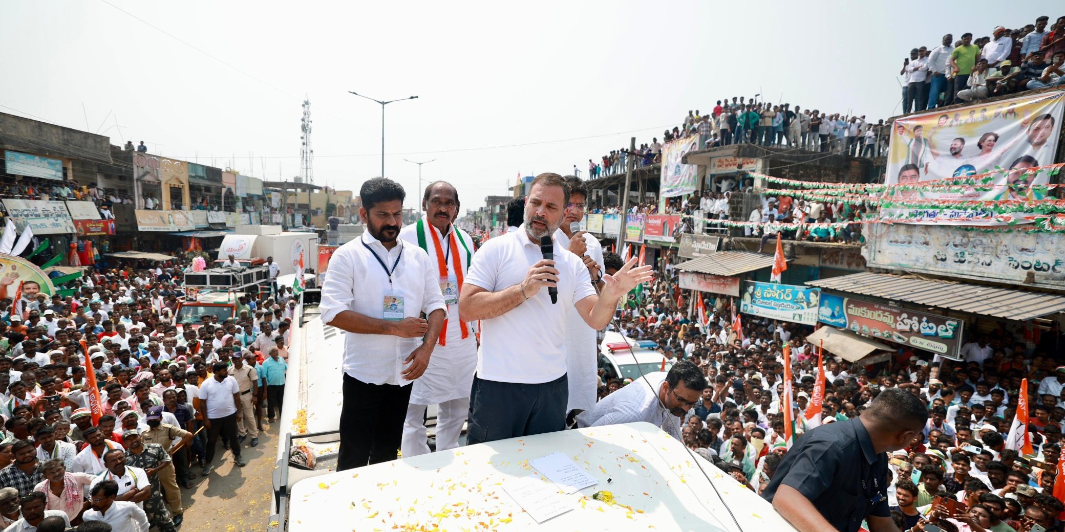 Rahul Gandhi with TPCC chief A Revanth Reddy during the Congress Vijaybheri Yatra in Telangana on Wednesday, 19 October, 2023.