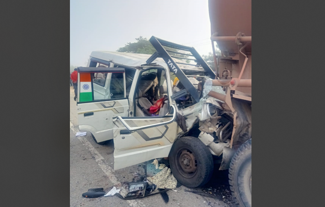 The accident involving the SUV and the parked tanker near Chitravathi temple in Chikkaballapura on Thursday morning