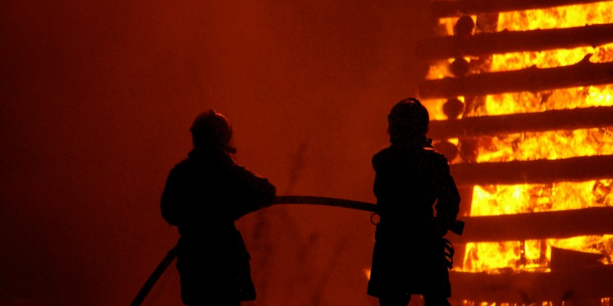Two firecracker unit blasts kill 14 people. (iStock)