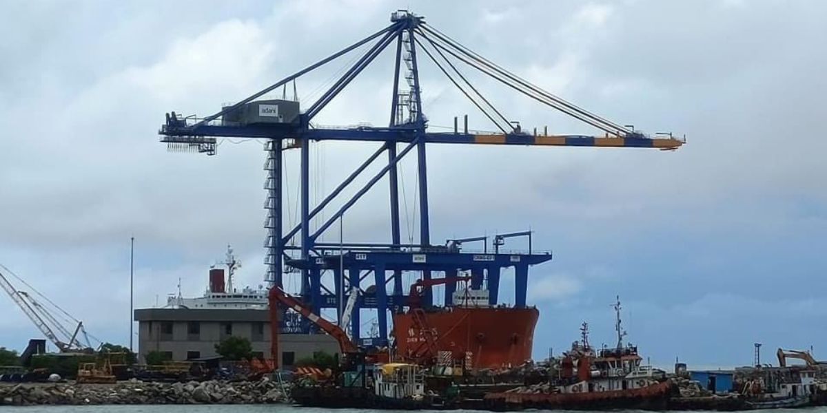 Zhen Hua 15 Vizhinjam port
