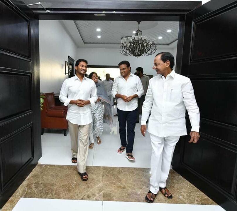 AP CM YS Jagan at Telangana CM KCR's residence in Hyderabad after 2019 elections. (Supplied X)