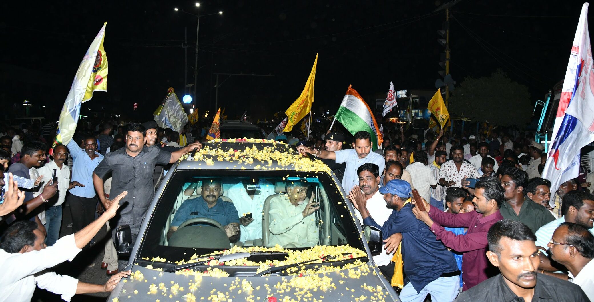 People rallying behind TDP Chief Chandrababu Naidu after he was granted bail by the Andhra Pradesh High Court (@JaiTDP twitter)
