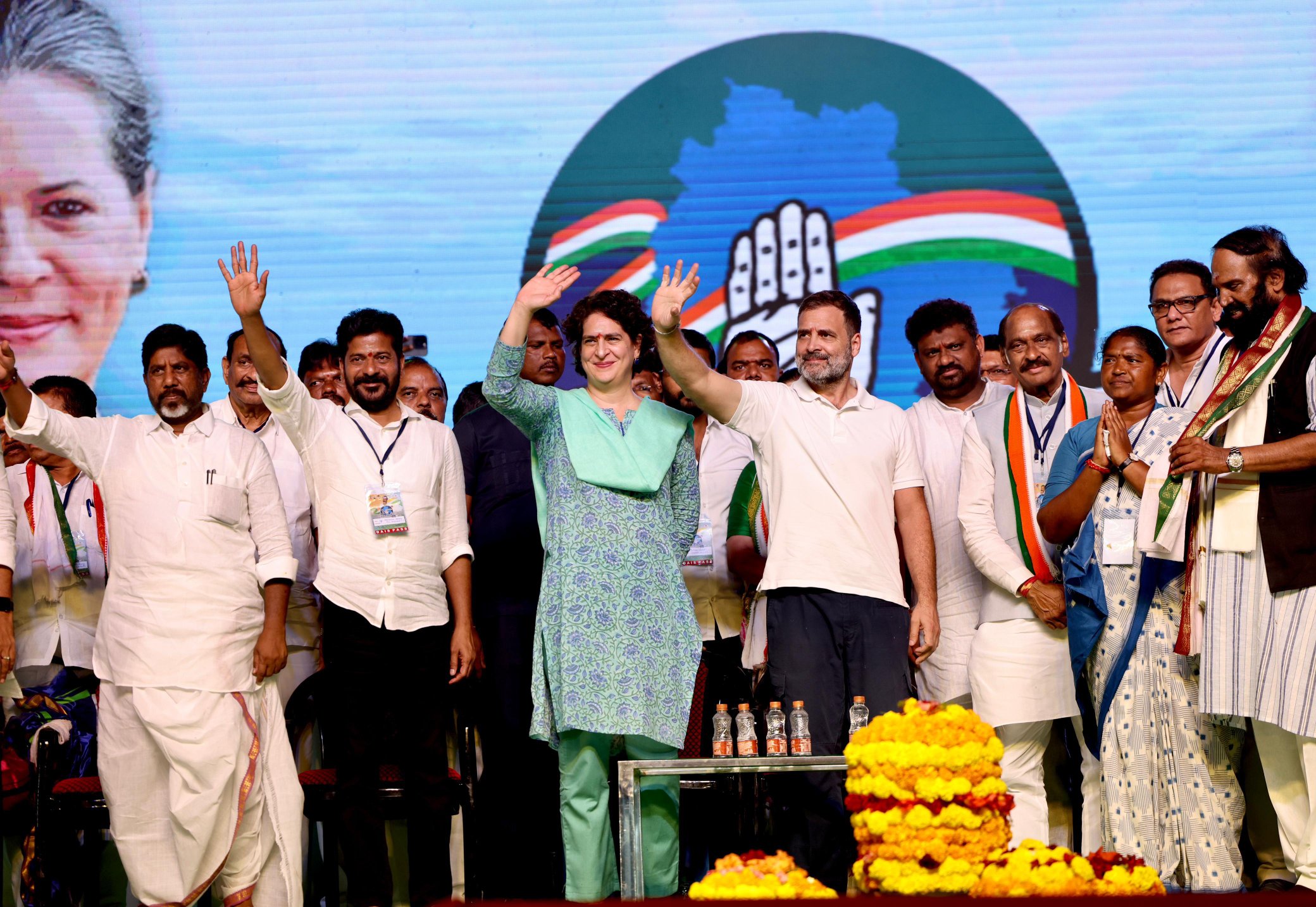 Rahul Gandhi, Priyanka Gandhi with Telangana Congress. (Supplied)