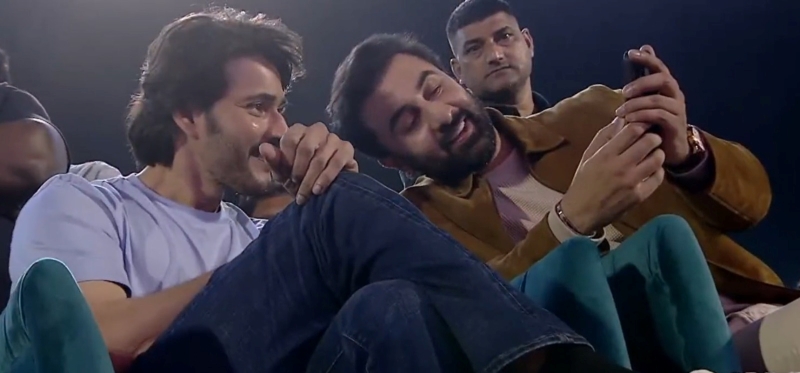 Mahesh and Ranbir having a fun time