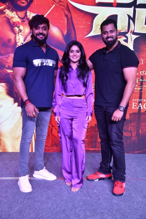 Megha Shetty with team Kaiva